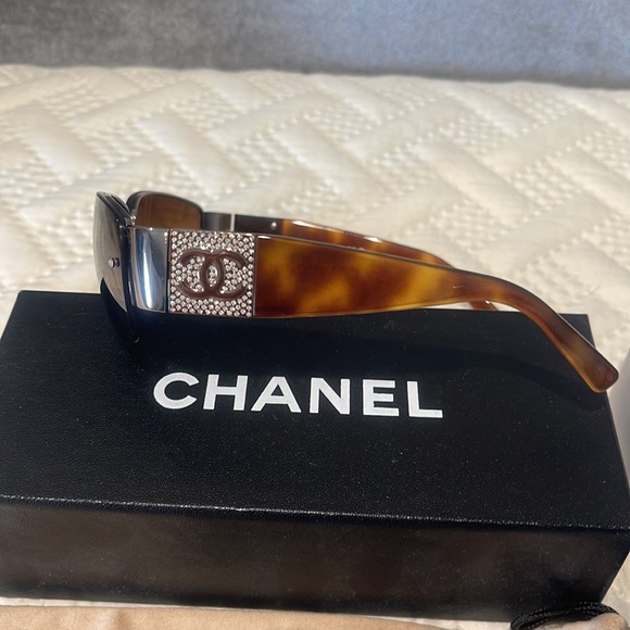 Authentic Chanel Sunglasses (See all pics for details ) - Picture 2 of 10
